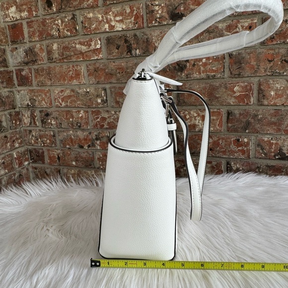 Micheal Kors purse - Picture 5 of 7